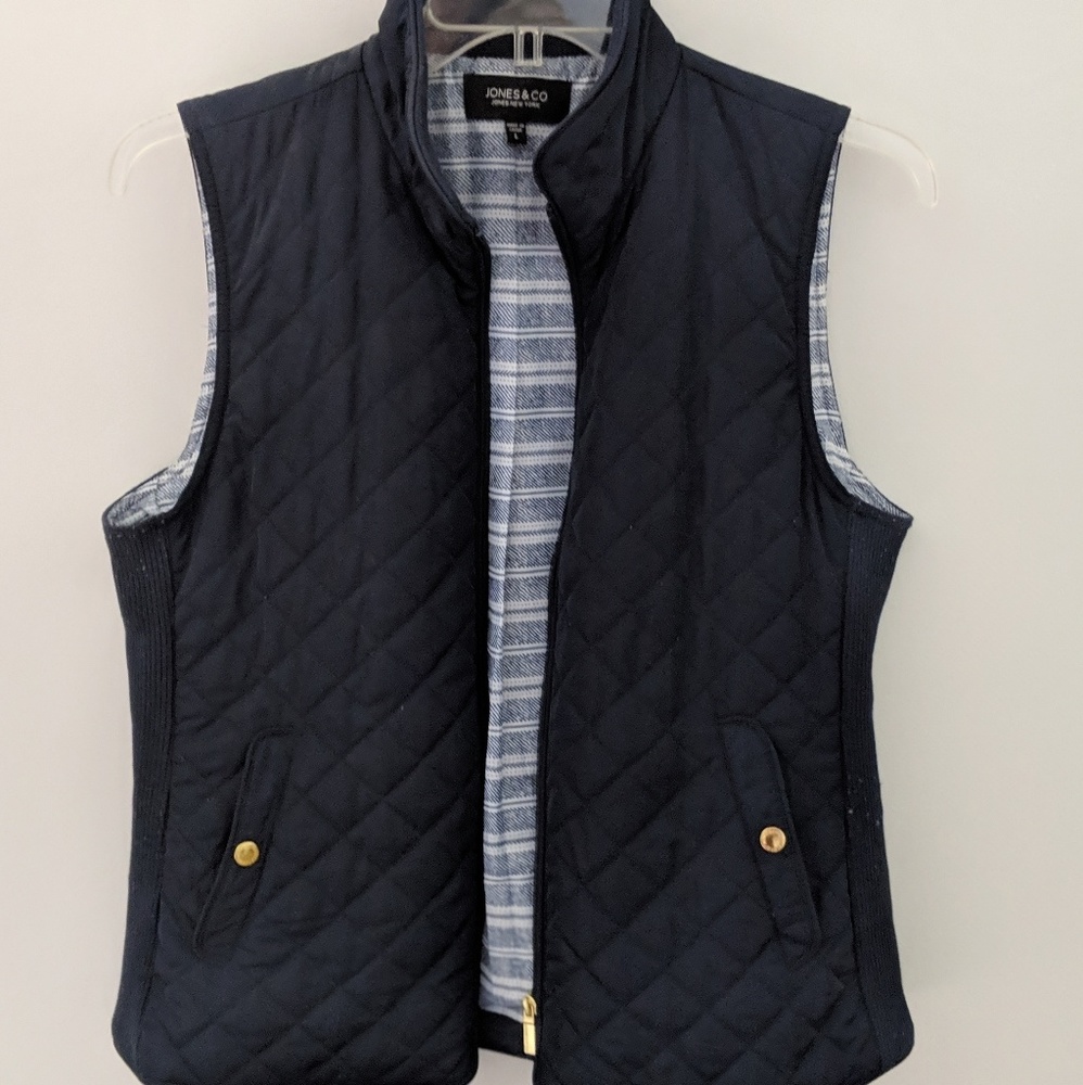 Fitted quilted vest